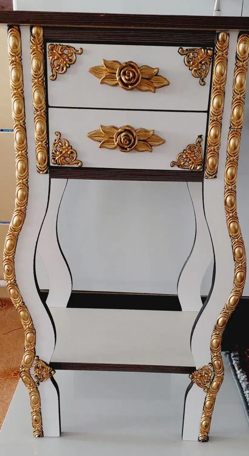 میز تلفن نو|میز تلفن|قیدار, |دیوار