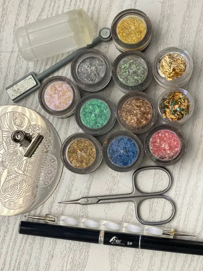 لوازم کاشت ناخون|آرایشی، بهداشتی، درمانی|بندر انزلی, قلم گوده|دیوار