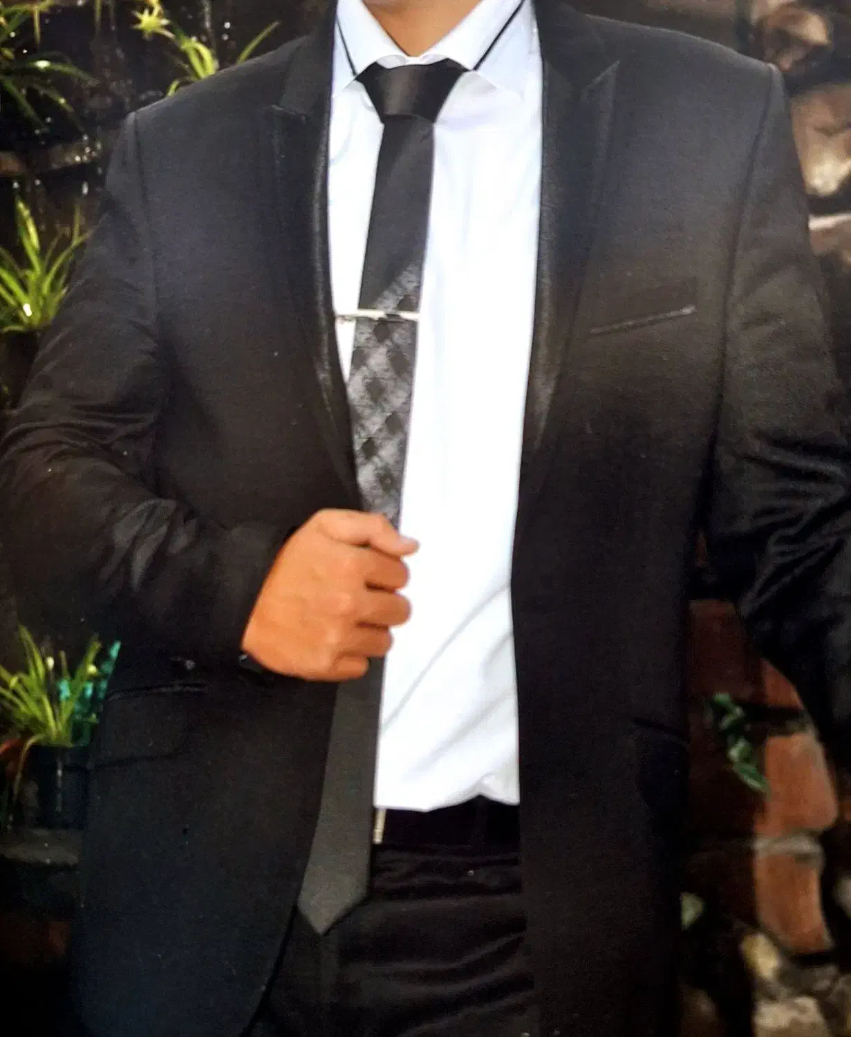 کت و شلوار مردانه|لباس|اندیشه, اندیشه فاز ۳|دیوار