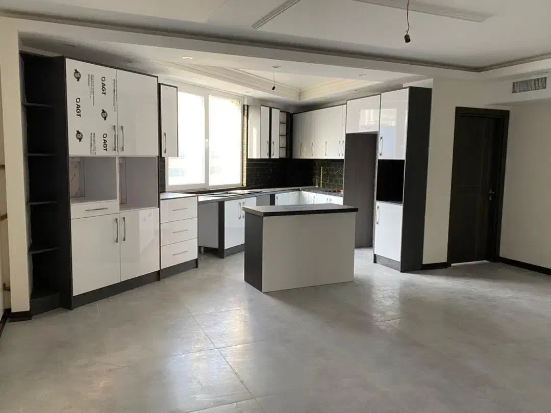 ۱۲۰ متر پاسداران