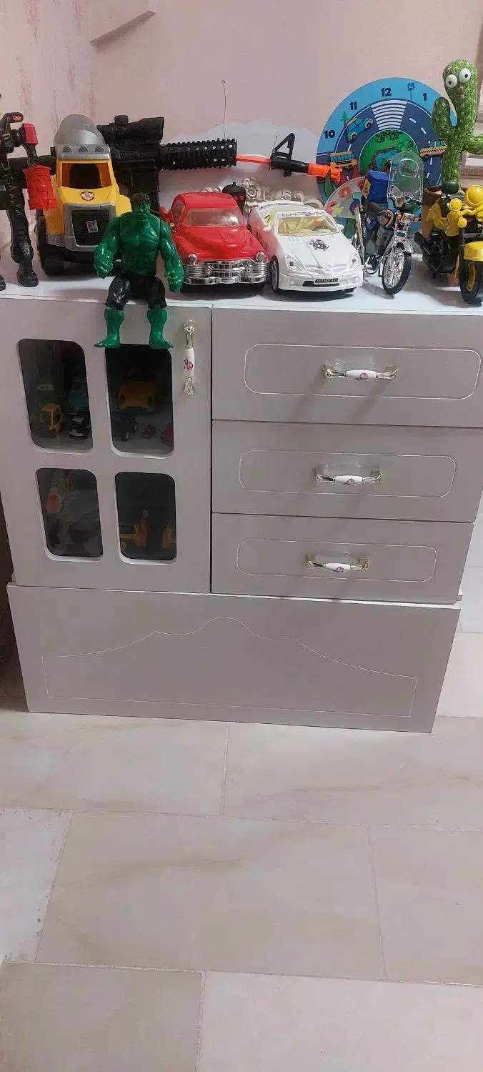 تخت کودک و نوجوان|تخت و سرویس خواب|بیرجند, |دیوار