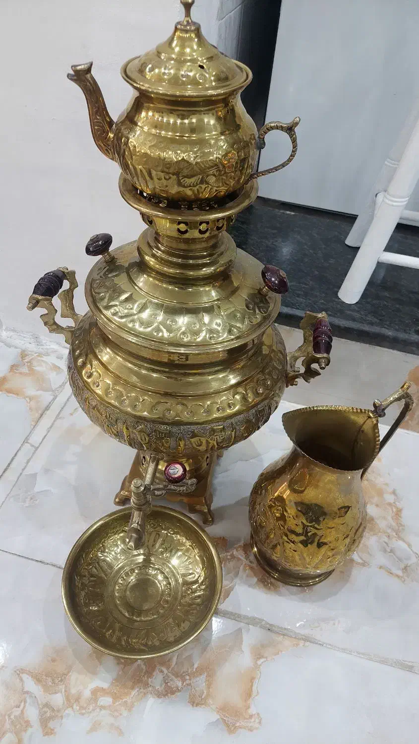 سماورطلایی برنجی|سماور، چایساز، قهوهساز|اقبالیه, |دیوار