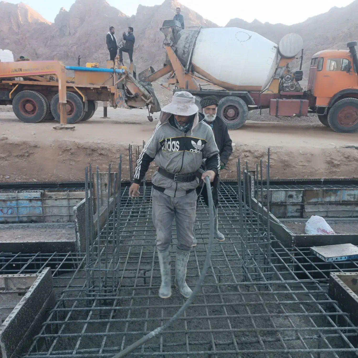 تعداد آرماتوربندی نیاز مندیم|استخدام معماری، عمران و ساختمانی|اردکان, |دیوار