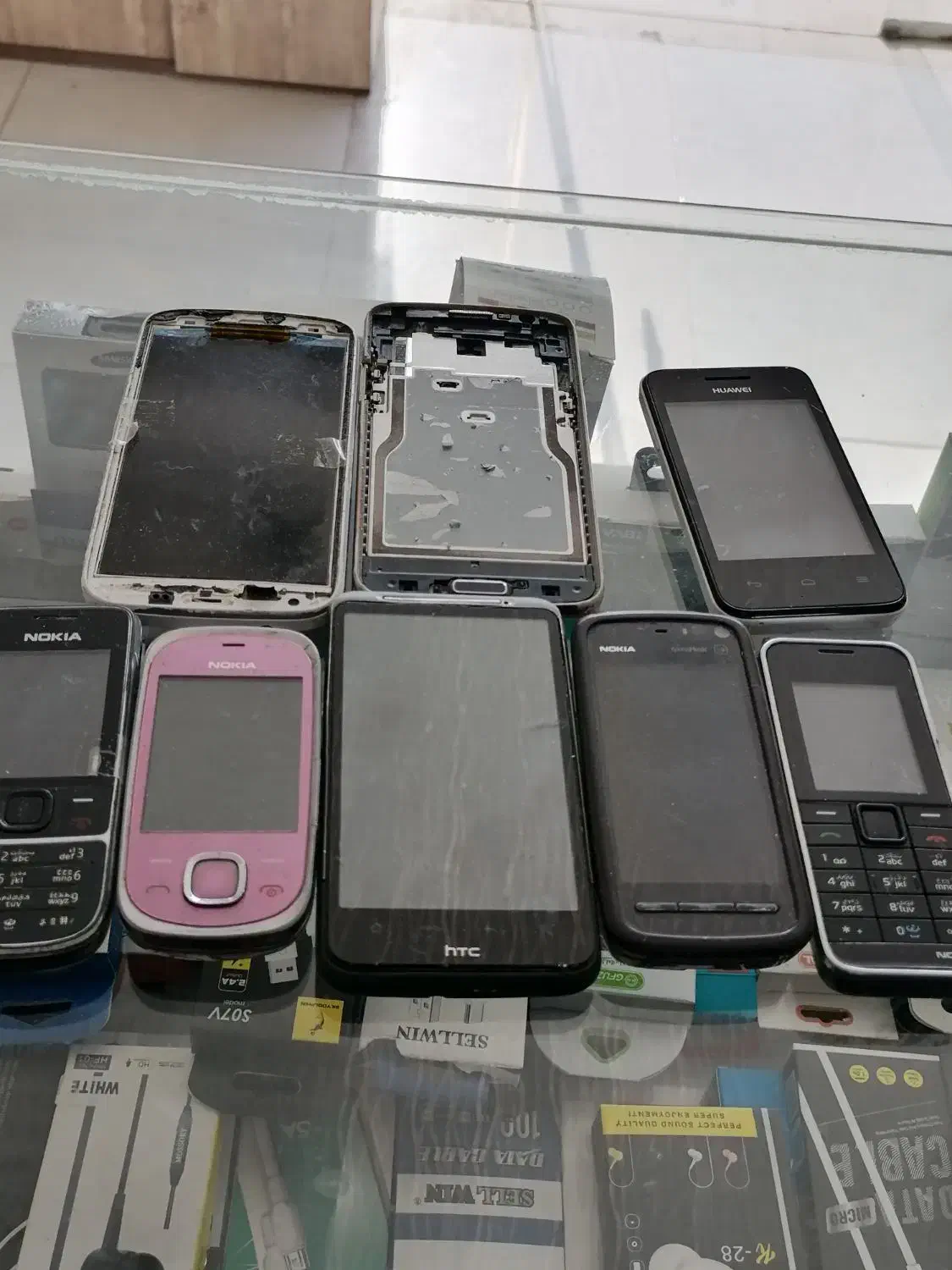 تعدادی گوشی|موبایل|شاهینشهر, خبرنگار|دیوار