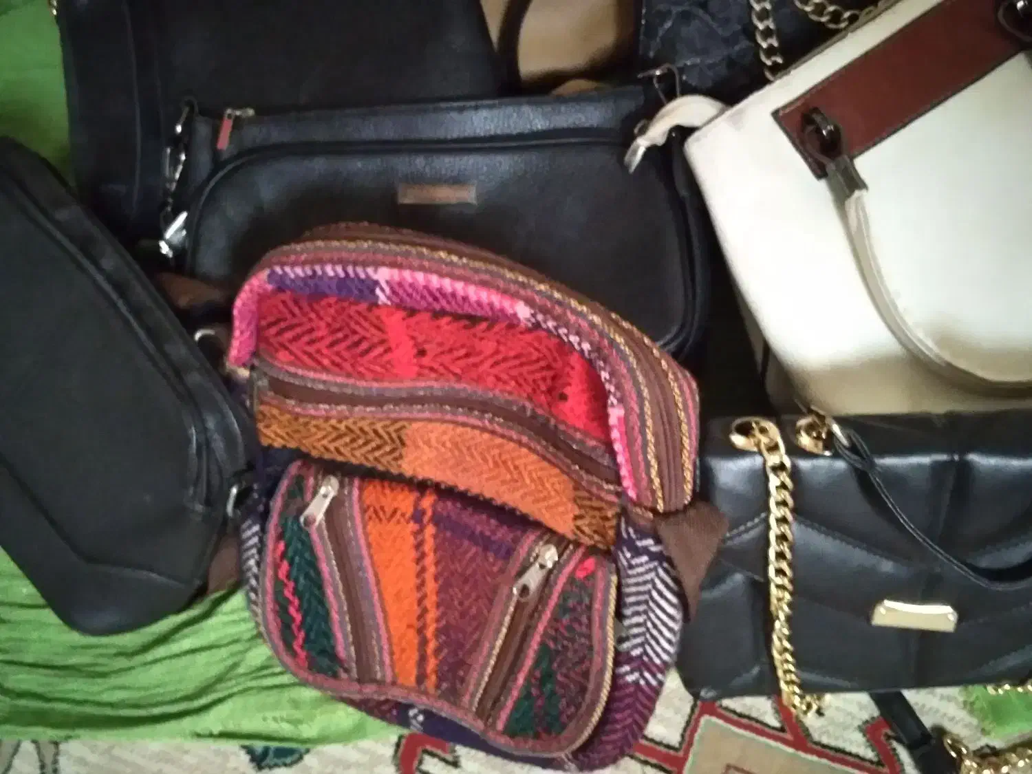 کیف زنانه ۱۰ عدد در حد نو|کیف، کفش، کمربند|اهواز, کوی رمضان|دیوار