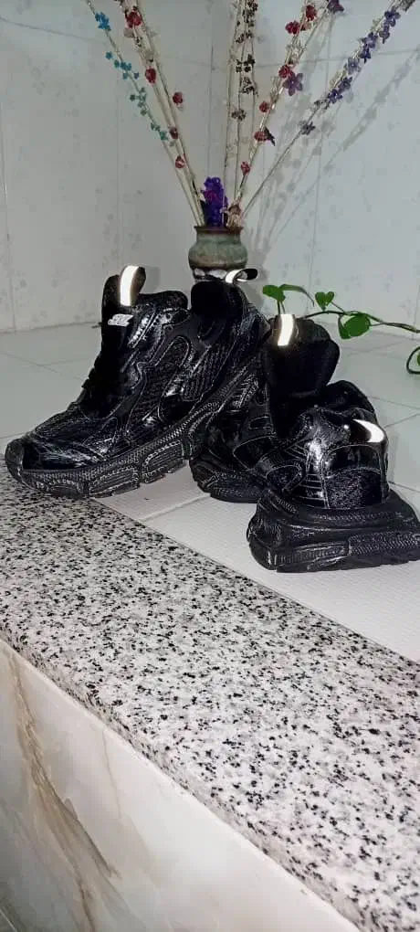 کفش|کیف، کفش، کمربند|مرودشت, دولت آباد|دیوار