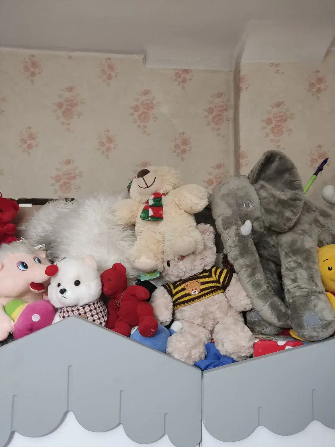 عروسک نو|اسباببازی بچه|ری, دیلمان|دیوار