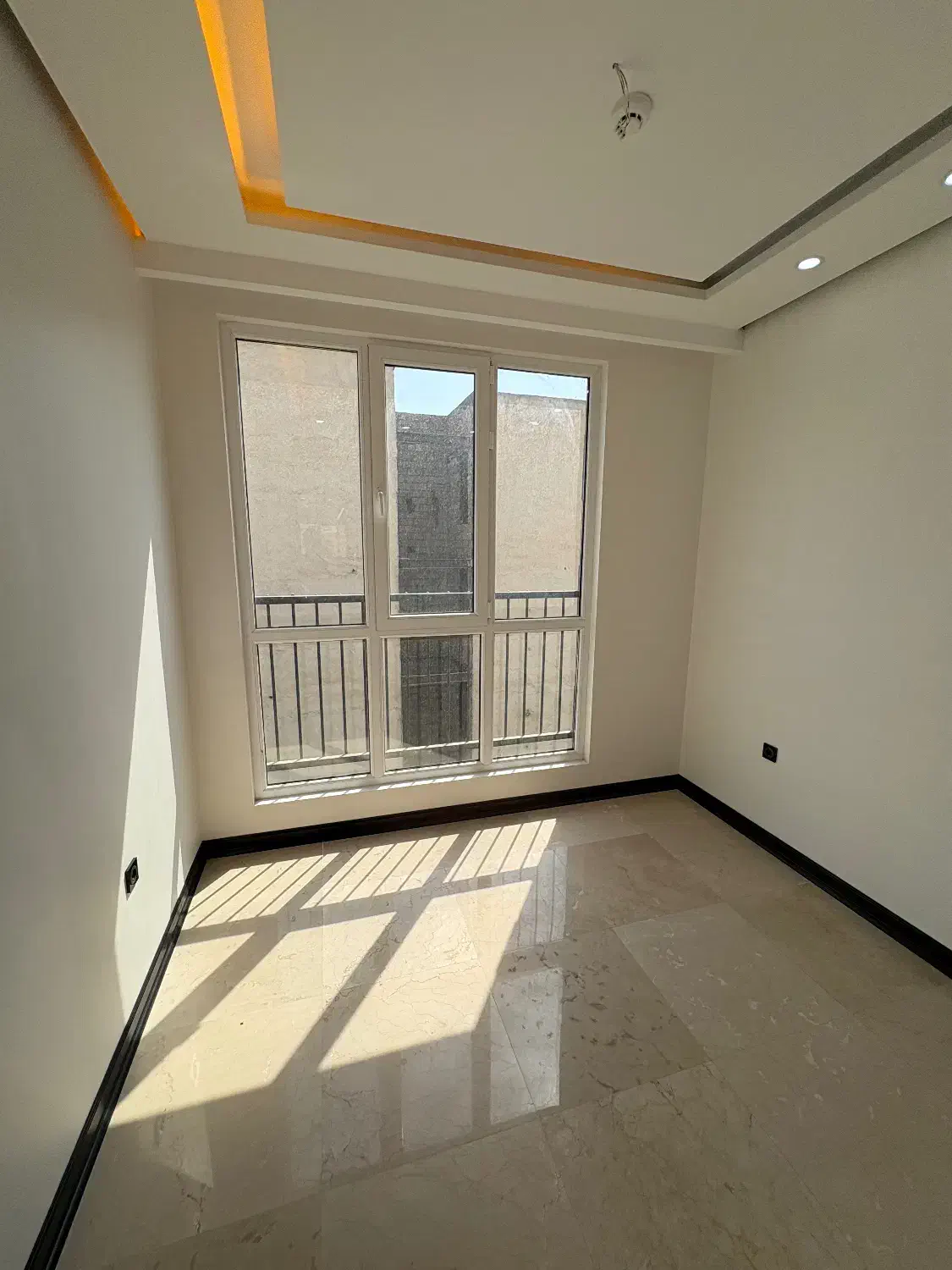 ۱۱۵ متر ۲ خواب کلید نخورده میدان ۶۰ سوپر لوکس