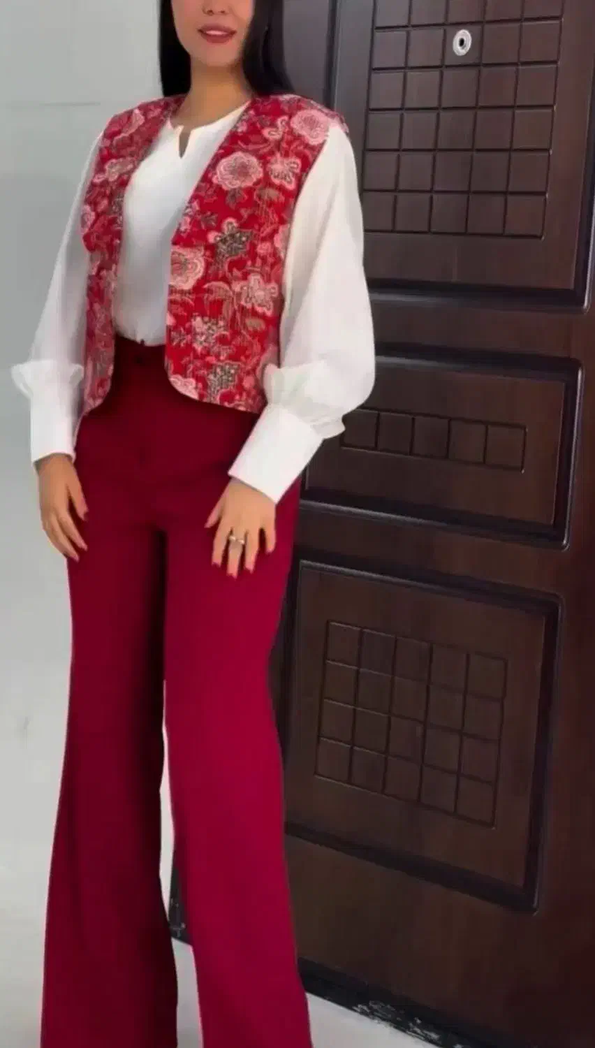 زنانه|لباس|شاهینشهر, گزبرخوار|دیوار