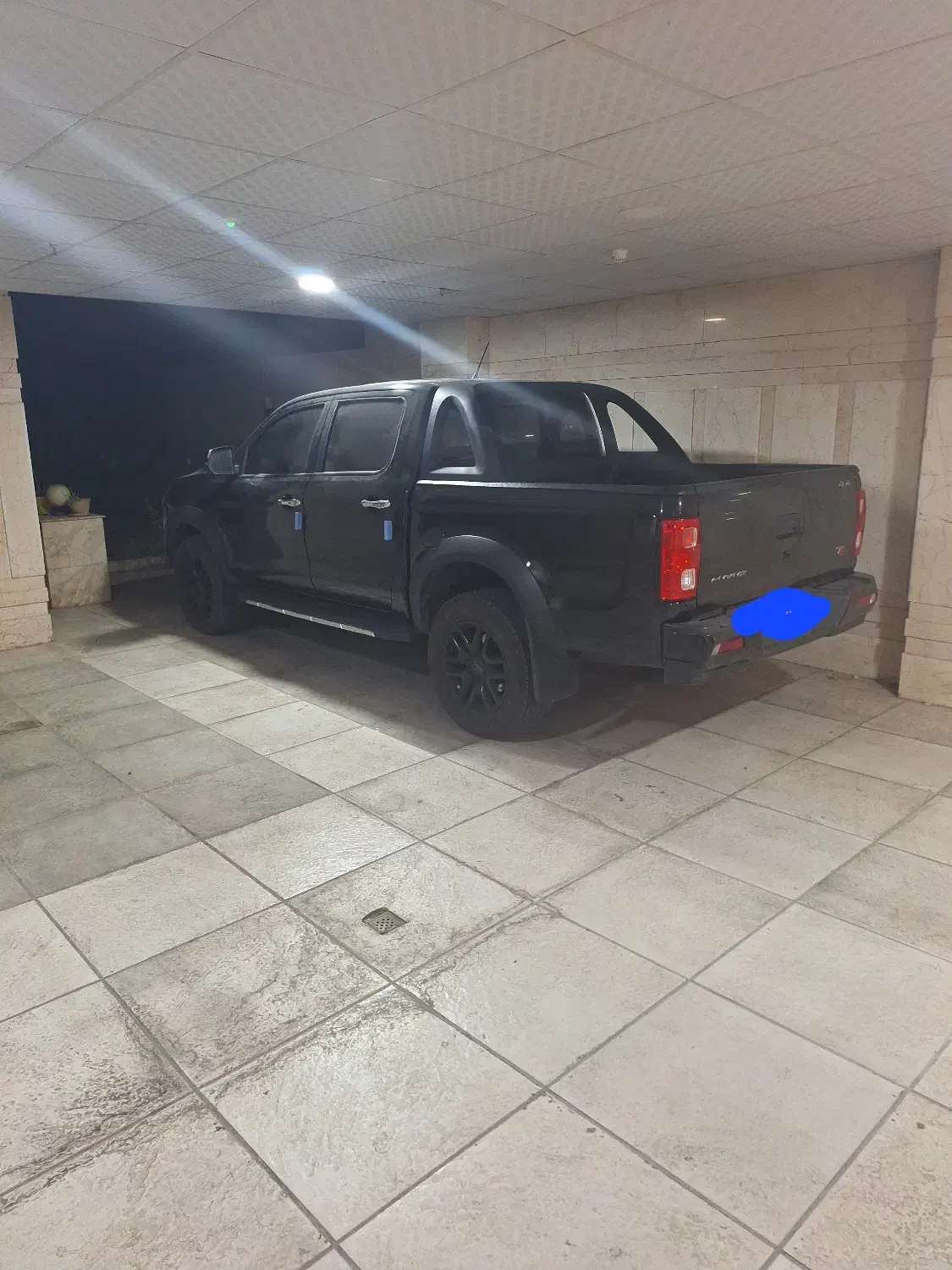 کی ام سی T8 مدل ۴۰۲ مشکی فابریک|خودرو سواری و وانت|شیراز, سفیرشمالی|دیوار