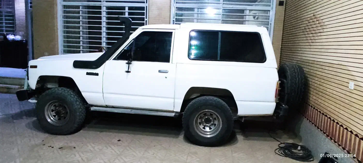 پاترول دو در سفید مدل 71 بدون پوسیدگی|خودرو سواری و وانت|یزد, |دیوار