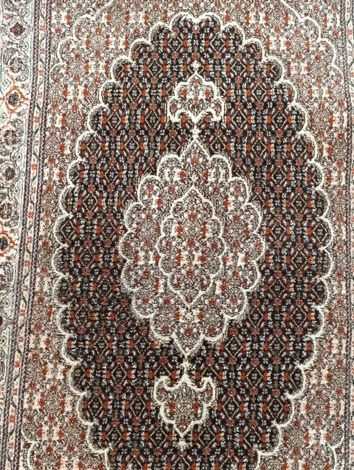 قالیچه دستباف زر نیم ماهی|فرش|خوی, |دیوار