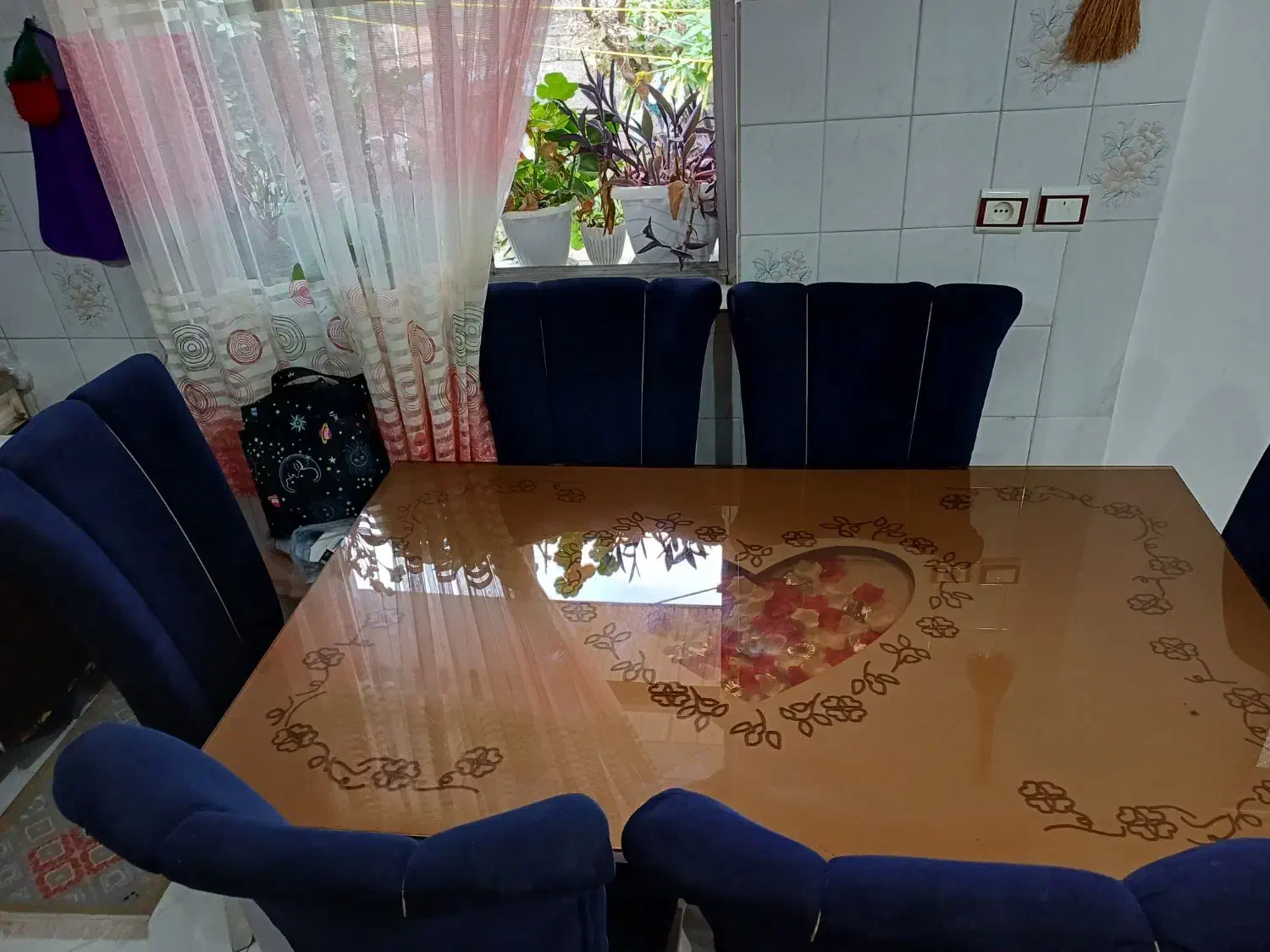 میز ناهارخوری شش نفره|میز و صندلی غذاخوری|رشت, حومه رشت|دیوار