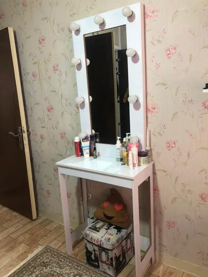 آینه گریم|آینه|همدان, |دیوار