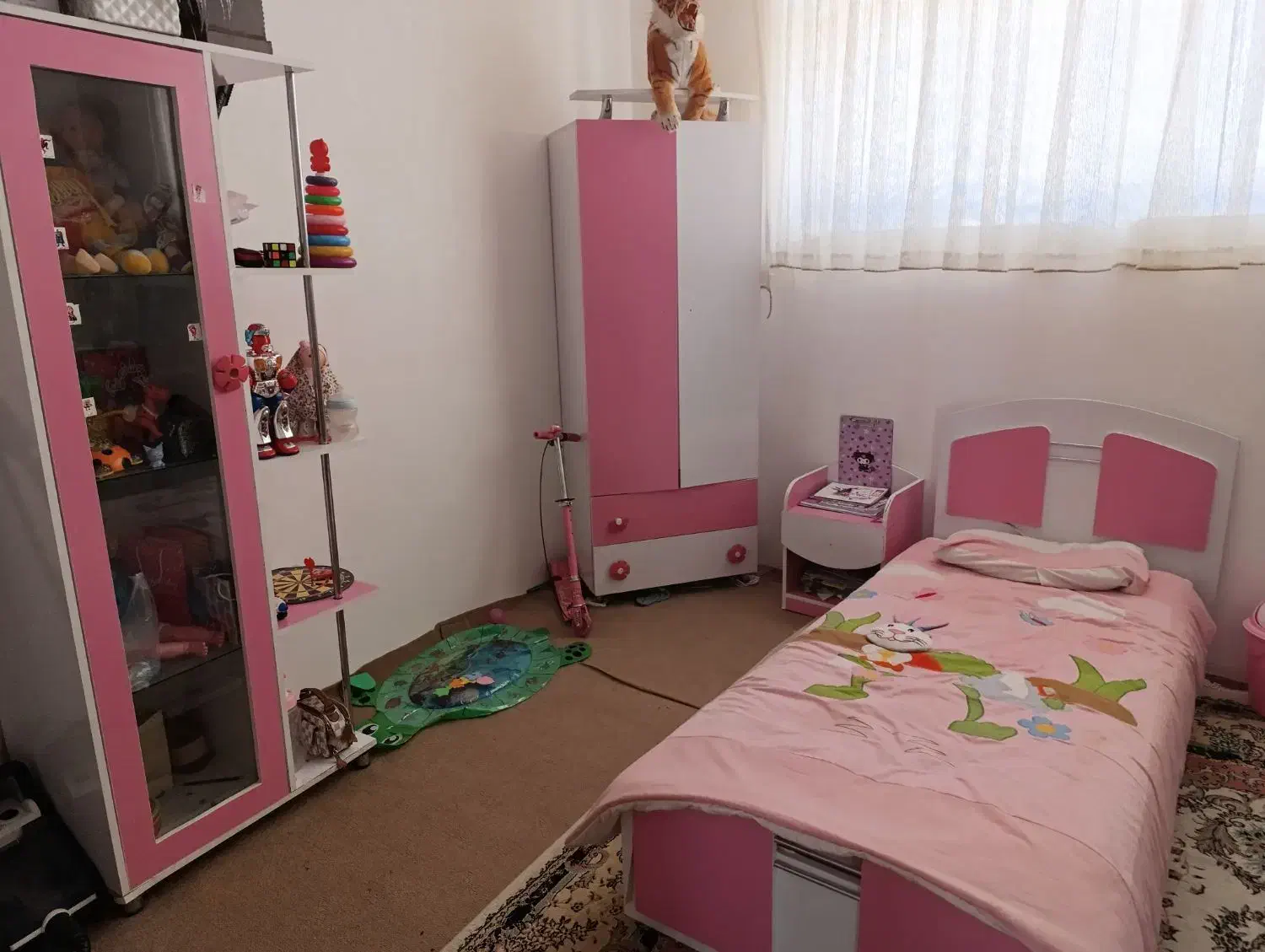 کمد لباس تخت نوجوان با پاتختی .ویترین دراور اینه|تخت و سرویس خواب|تربتحیدریه, بالا ولایت|دیوار