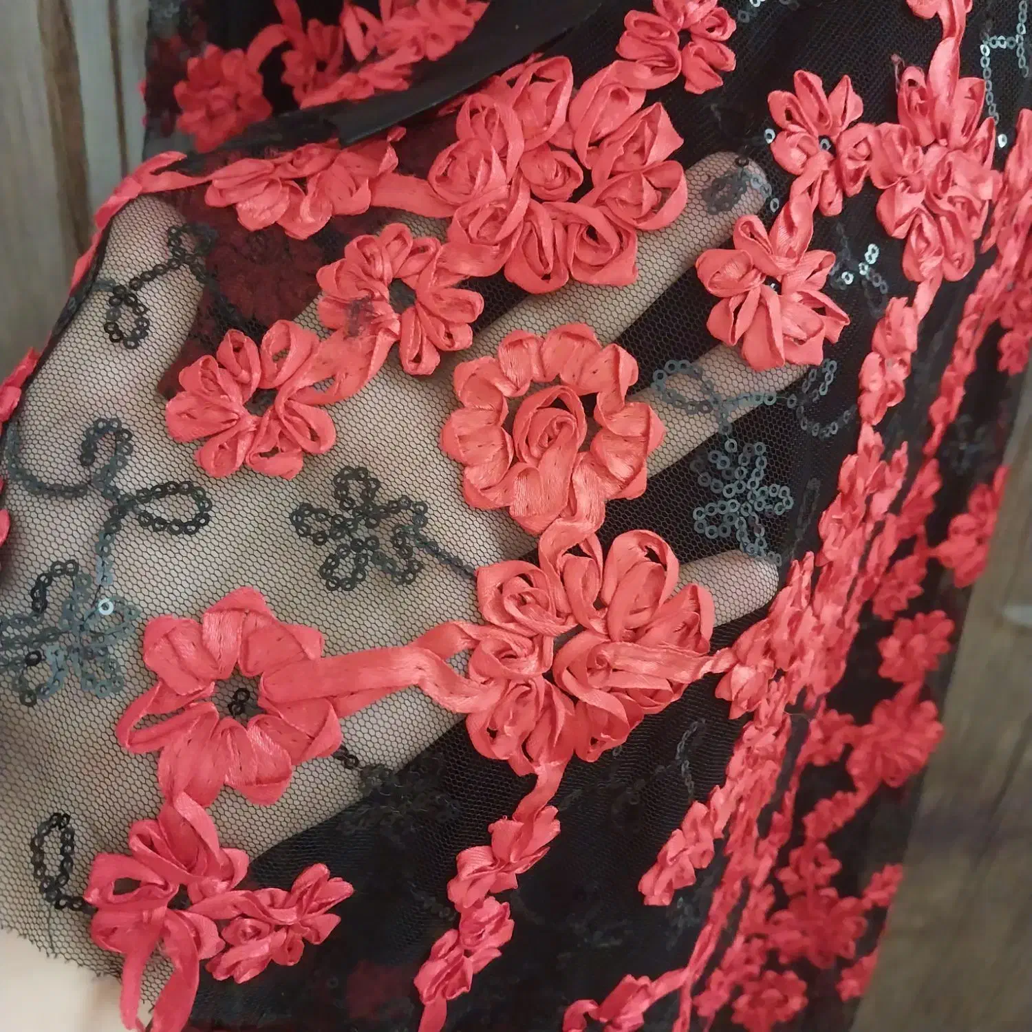 قرمز بلند|لباس|تفت, |دیوار