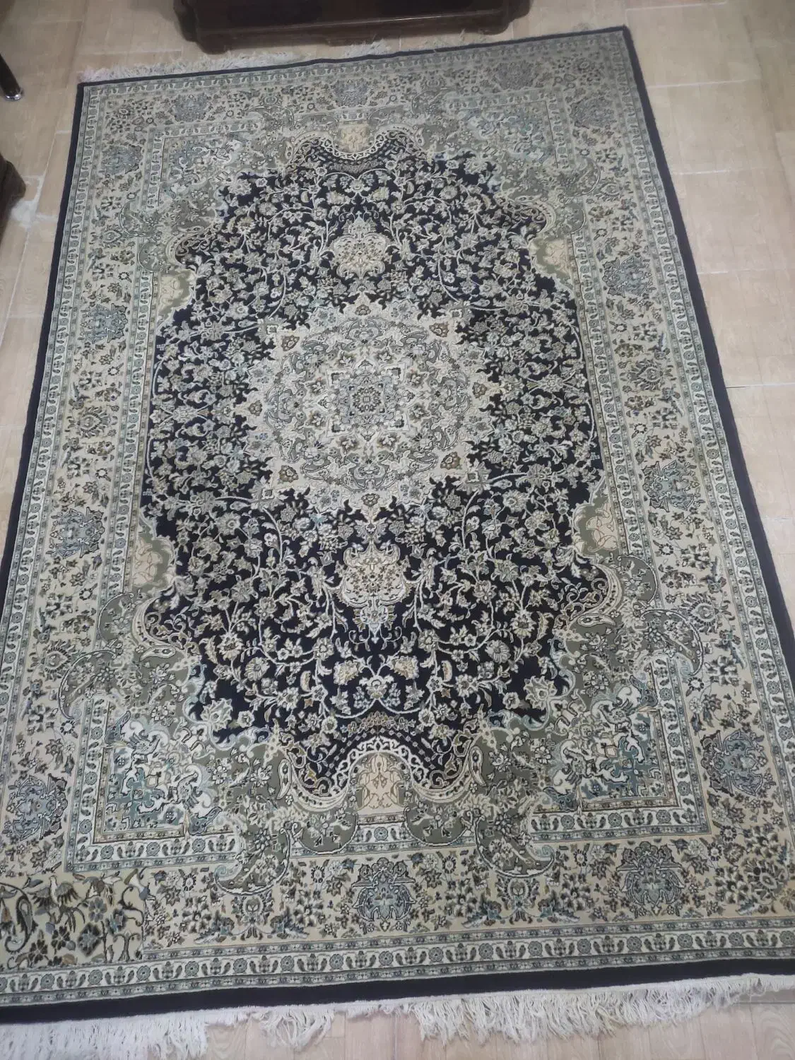 فرش شیش متری|فرش|پرند, فاز ۱|دیوار