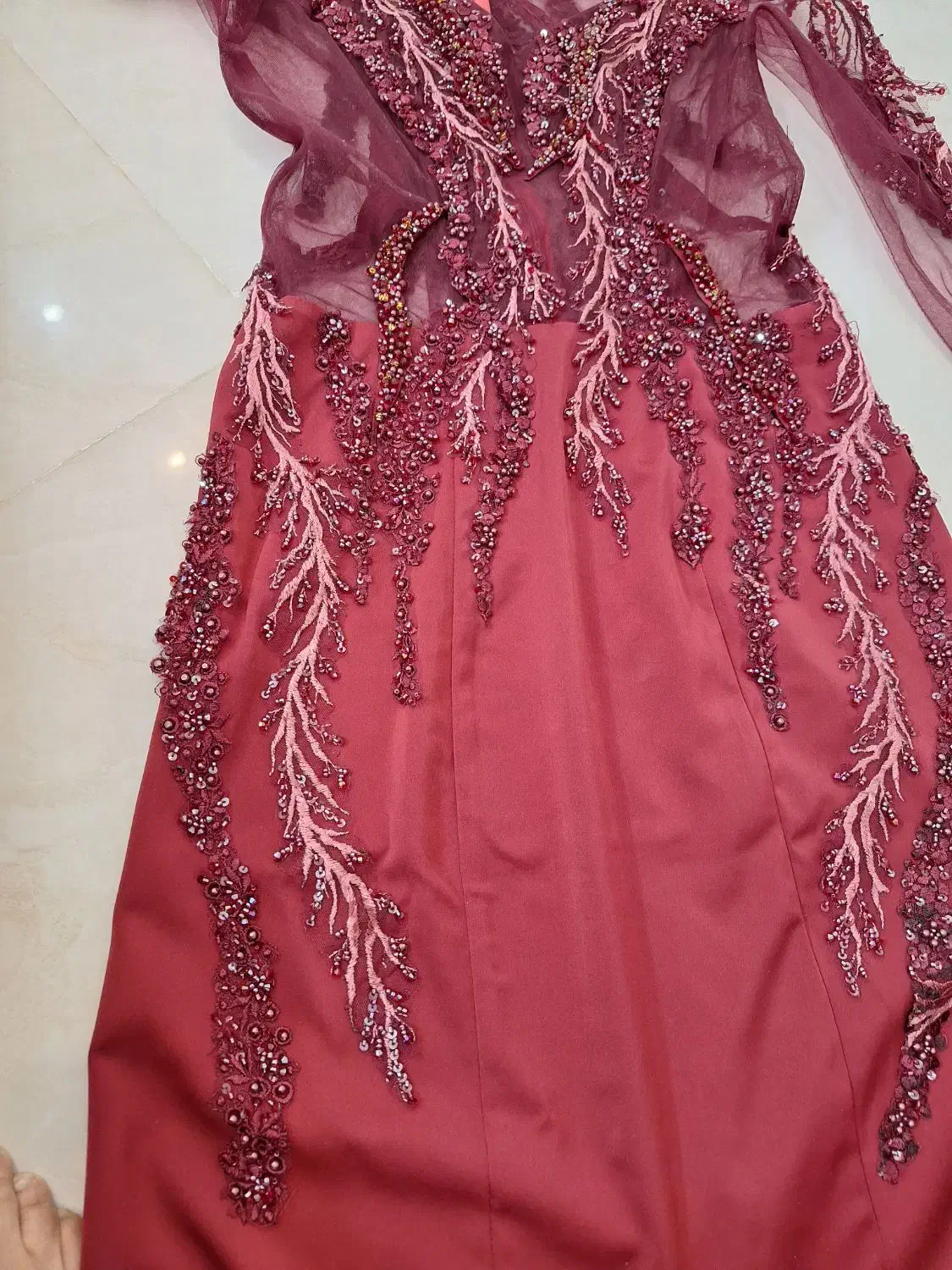 لباس مجلسی|لباس|قم, شاه سید علی|دیوار