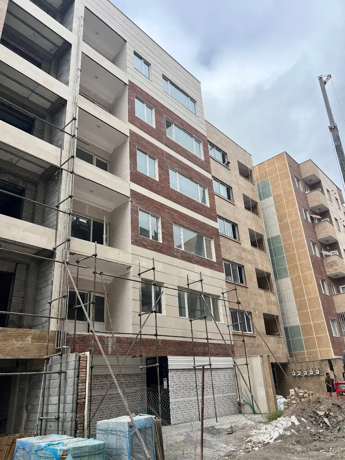 نیازمند گچکار و سیم کش ساختمانی|استخدام معماری، عمران و ساختمانی|اردبیل, |دیوار