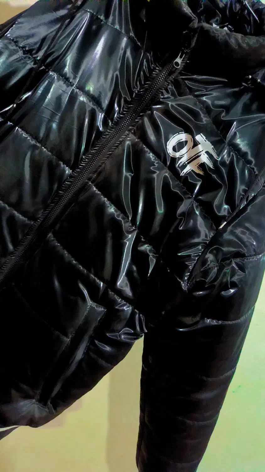 کاپشن براق مشکی|لباس|سراوان, |دیوار