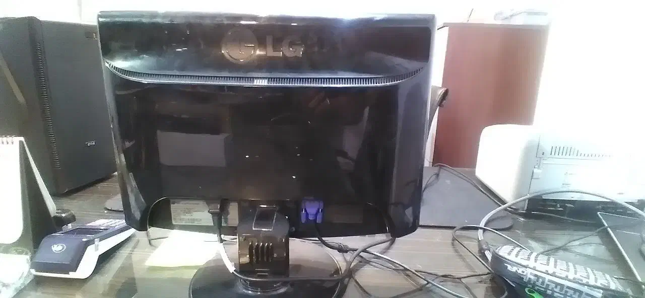 مانیتور 19 اینچ LG|قطعات و لوازم جانبی رایانه|مشهد, کوی المهدی|دیوار