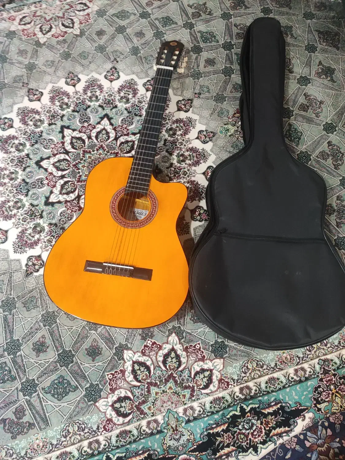 گیتار|گیتار، بیس، امپلیفایر|قیدار, |دیوار