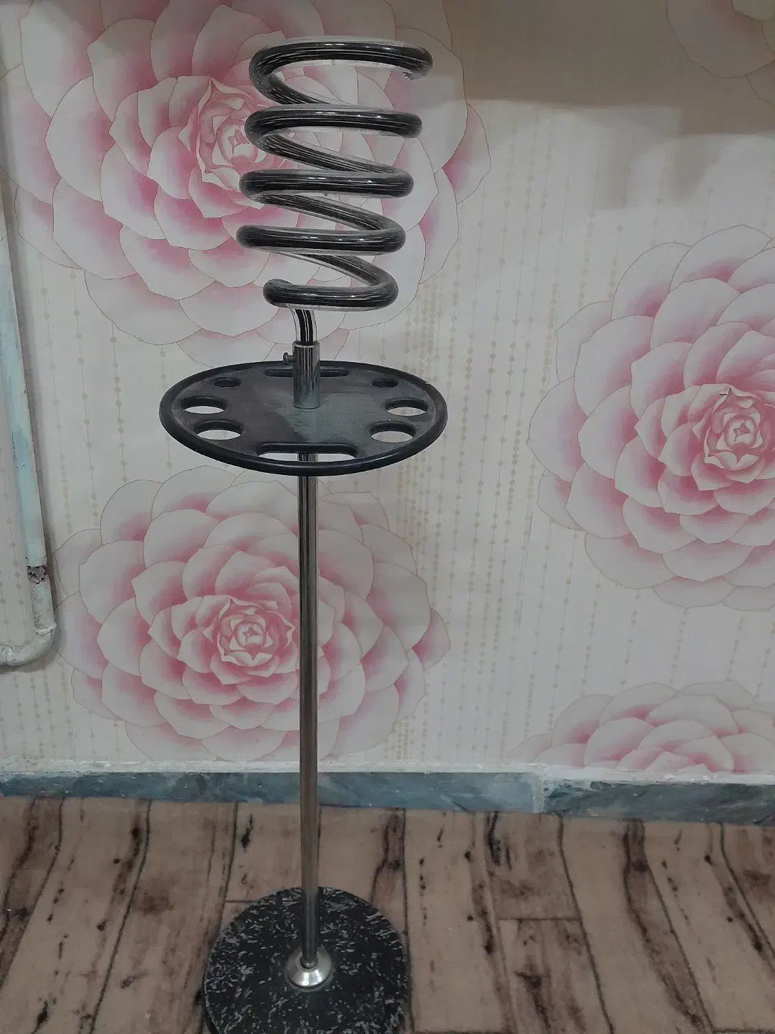 پایه سشوار|آرایشگاه و سالن‌های زیبایی|رشت, معلولین|دیوار