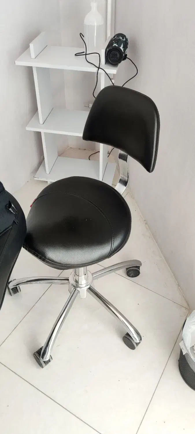 صندلی و تخت کاشت مژه|آرایشگاه و سالن‌های زیبایی|قروه, |دیوار