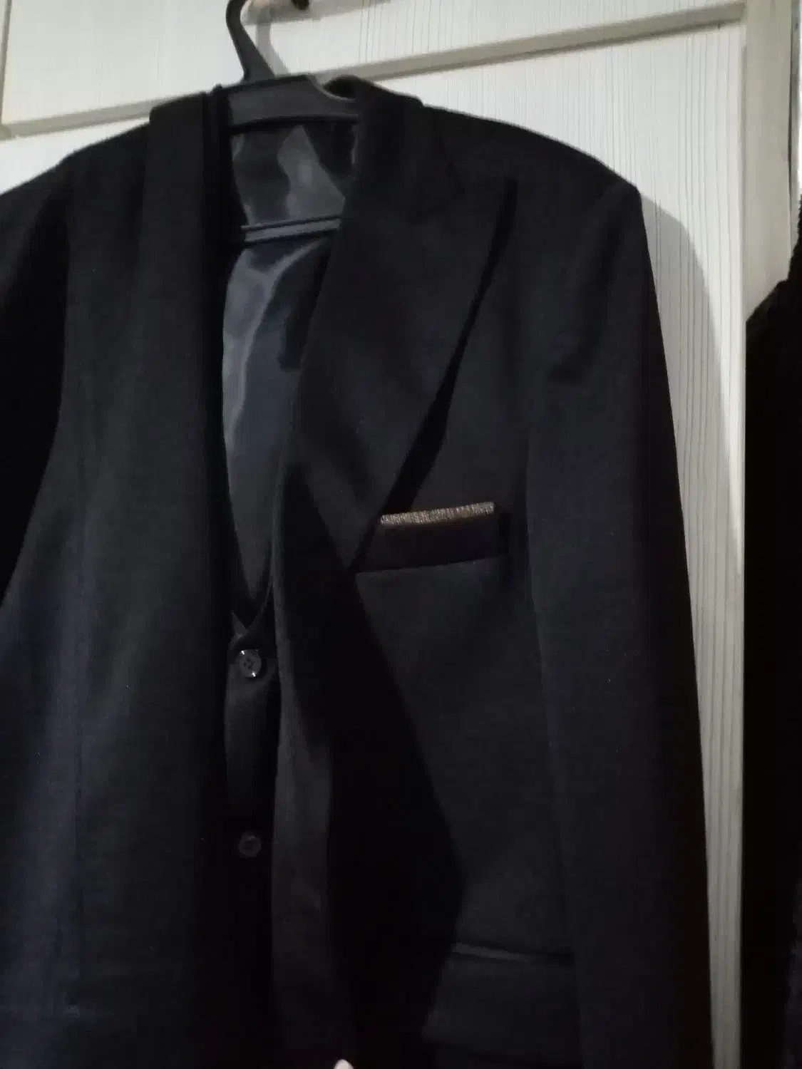 کت و شلوار مردانه مشکی|لباس|نیشابور, پنجراه|دیوار