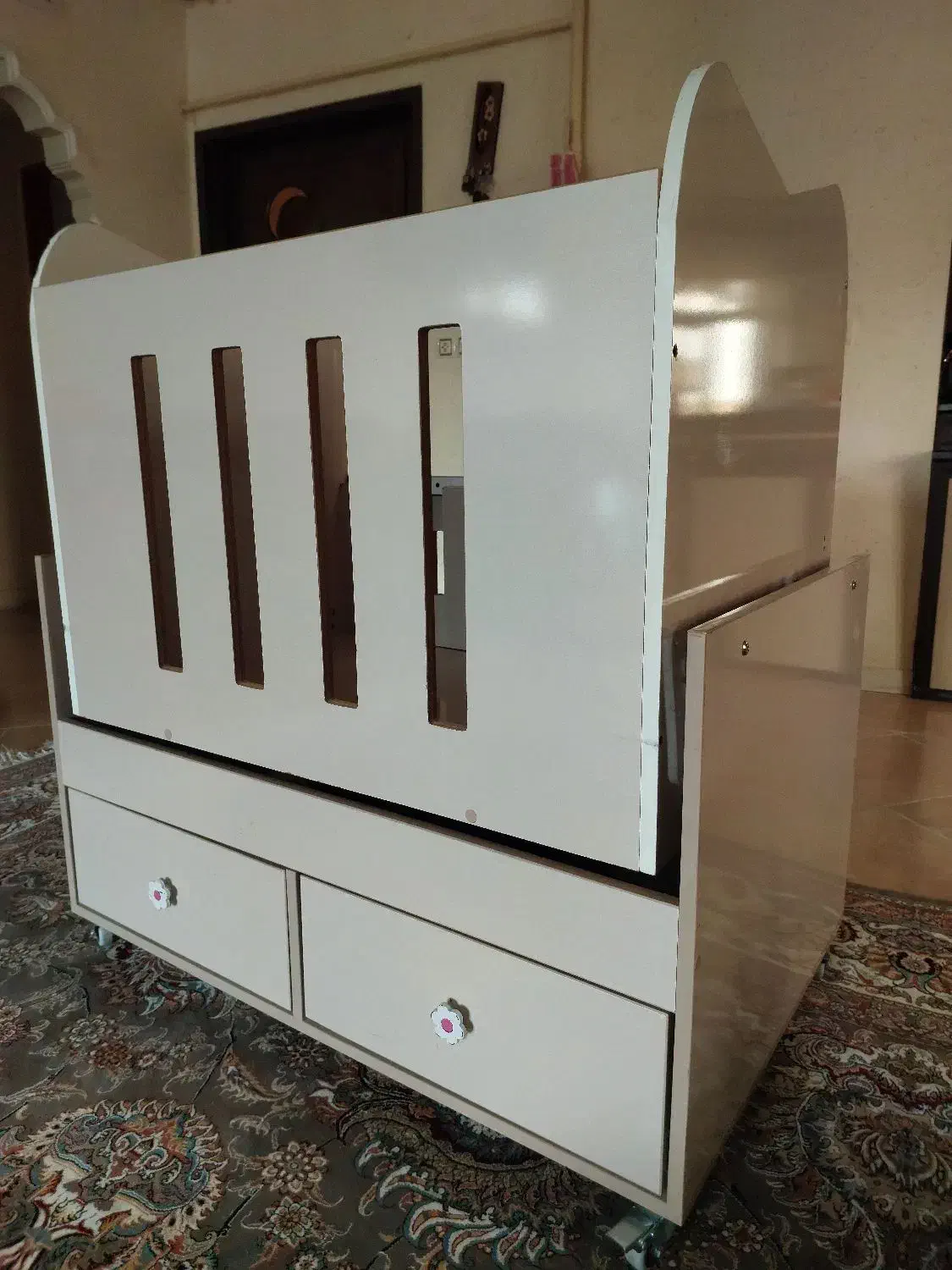 گهواره|تخت و صندلی بچه|سقز, |دیوار