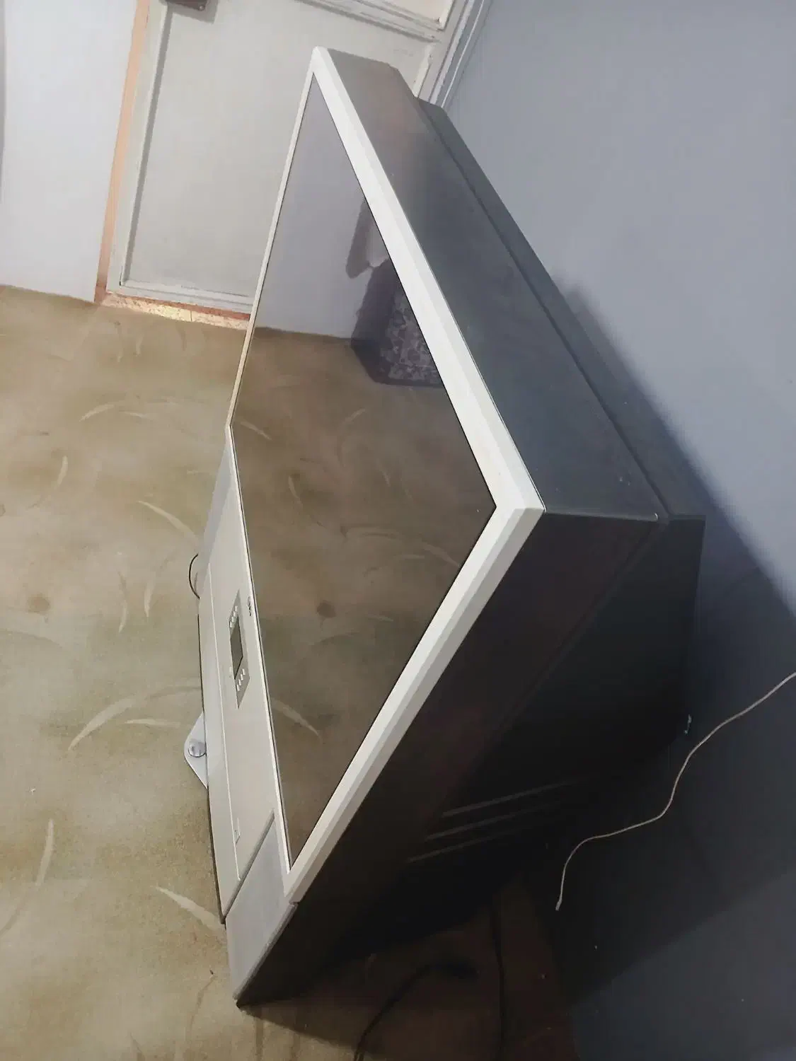 تلوزیون قدیمی الجی|تلویزیون و پروژکتور|نوشهر, |دیوار