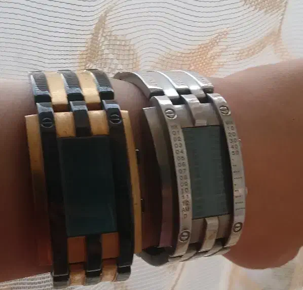 ساعت مچی جفت زنونه ومردونه تمیز سالم|ساعت|تهران, افسریه شمالی|دیوار