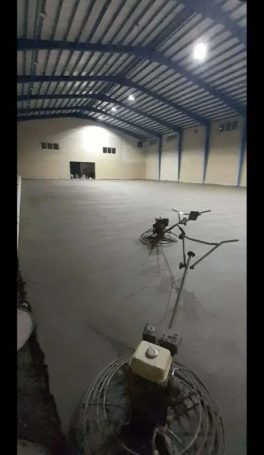 بتن ریزی کف با ماله پروانه|خدمات پیشه و مهارت|بهارستان, |دیوار