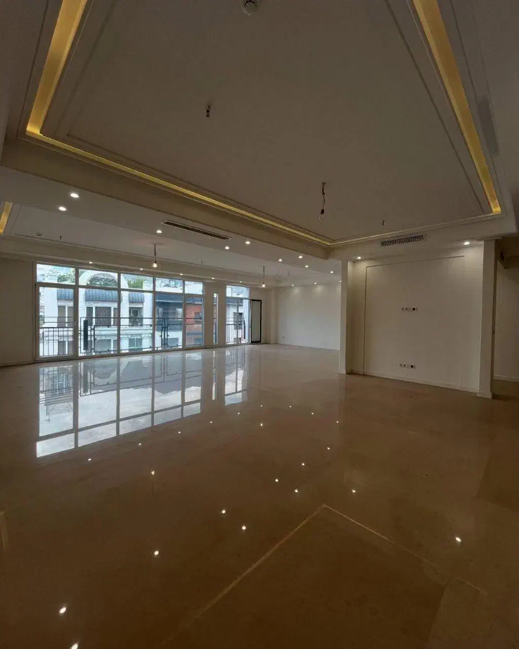 سه خواب 190متری سالن بزرگ تکمیل|فروش آپارتمان|صدرا-فارس, فاز ۱|دیوار