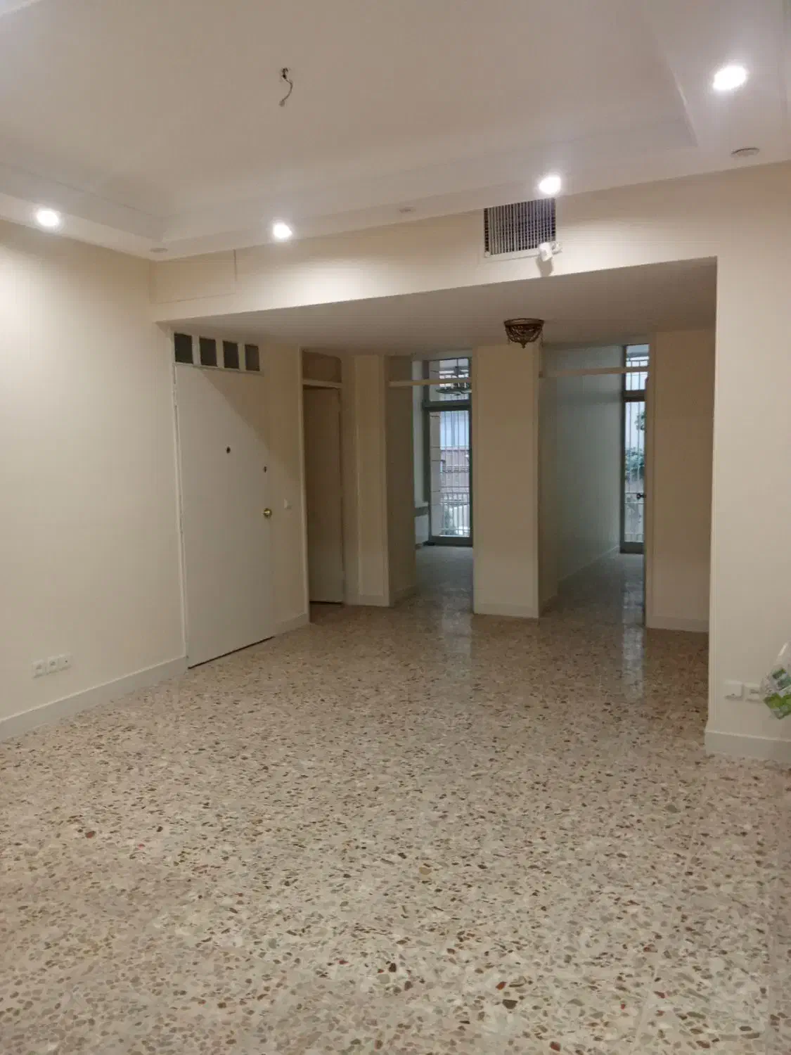 ۲۴۰متر/۴خواب/فول امکانات/سهروردی شمالی