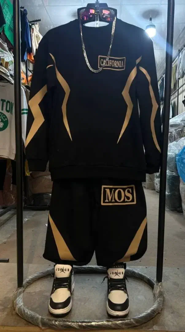 پوشاک|لباس|القجر, |دیوار