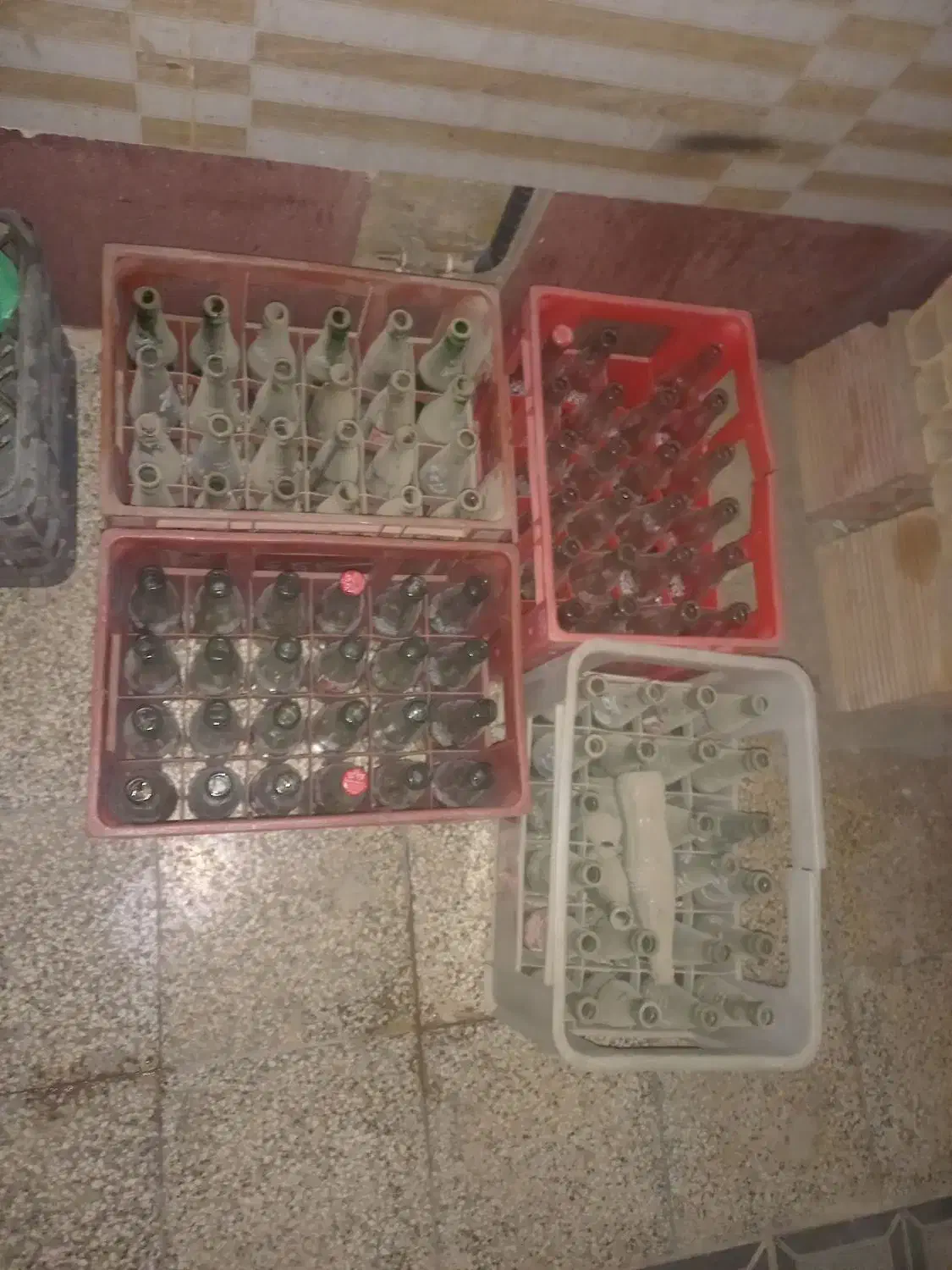 شیشه نوشابه|ظروف نگهدارنده، پلاستیکی، یک‌بارمصرف|مشهد, الهیه|دیوار