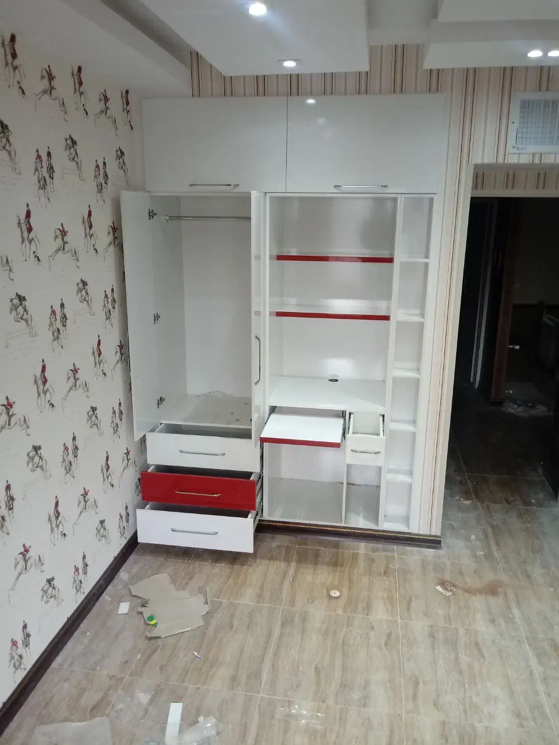 کمددیواری|جاکفشی، کمد، دراور|تاکستان, |دیوار