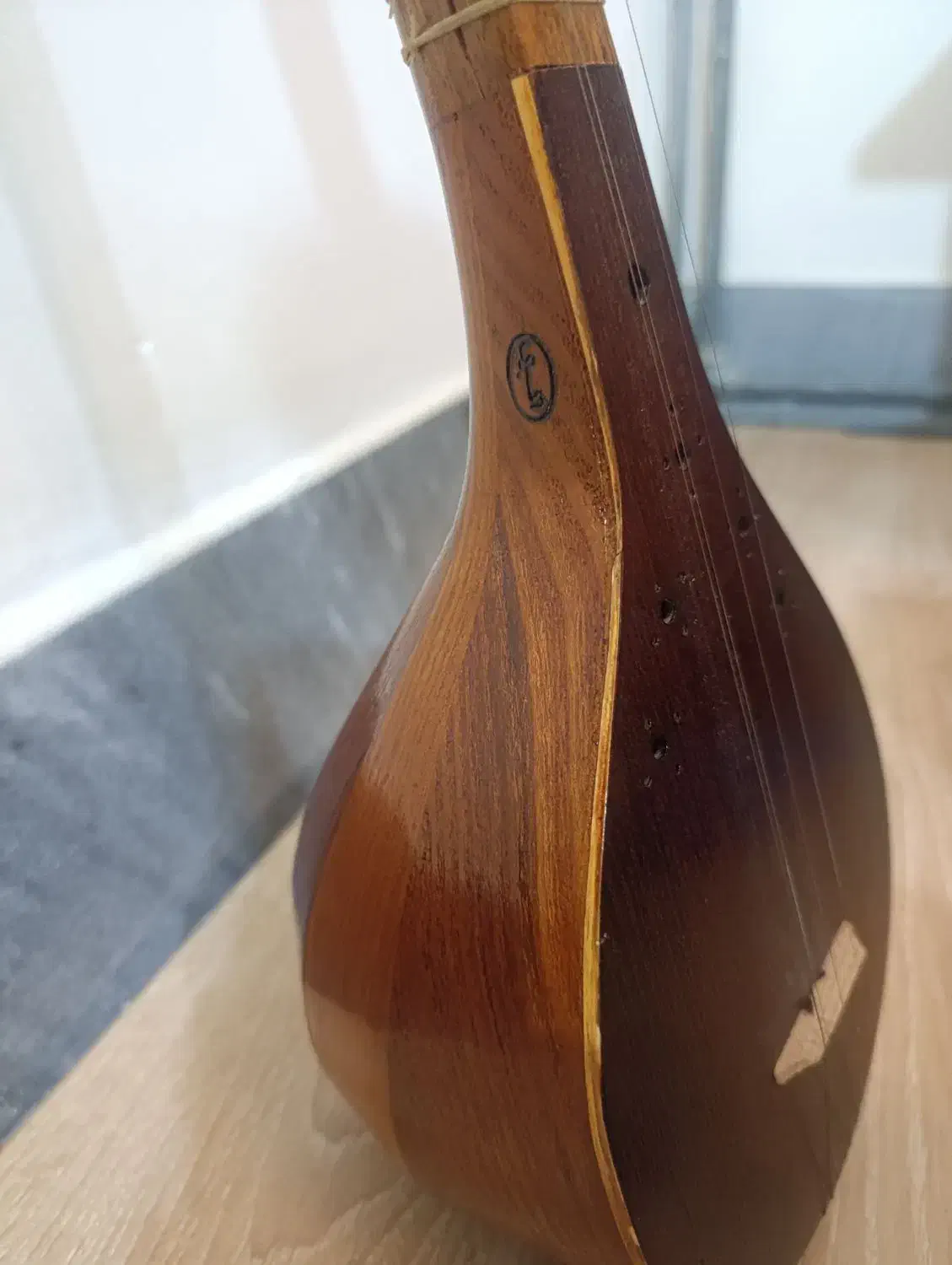 سه تار اکبری..|سازهای سنتی|اسلام‌‌آباد غرب, |دیوار