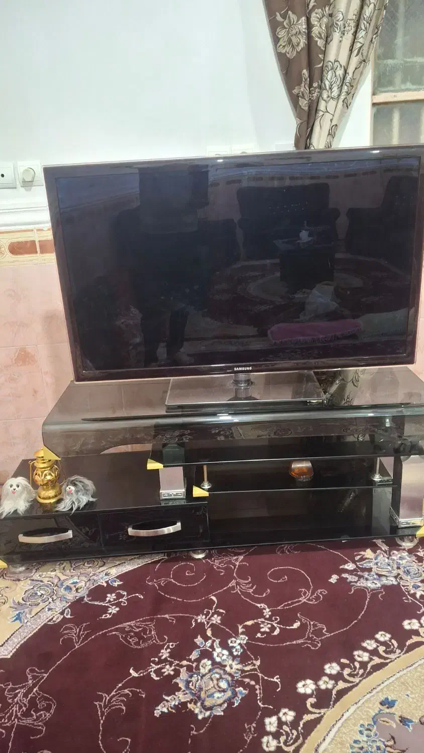 صوتی تصویری ومیز|تلویزیون و پروژکتور|چمران, |دیوار