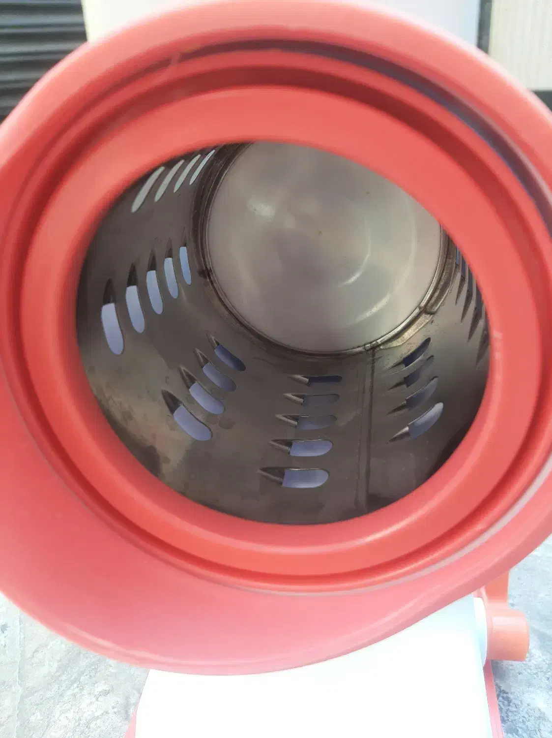 رنده چند کاره|خردکن، آسیاب، غذاساز|قم, قلعه عموحسین|دیوار