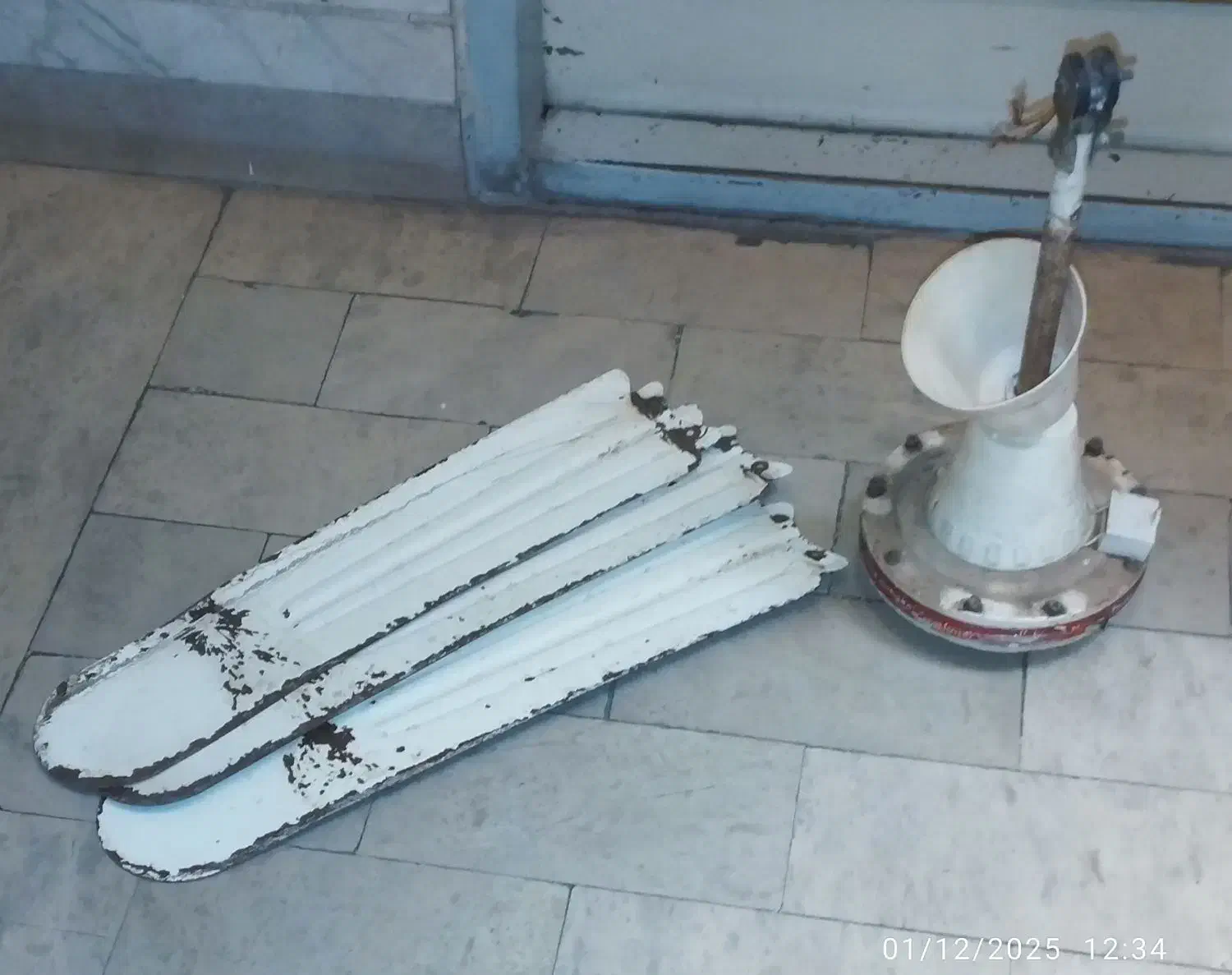 پنکه سقفی|پنکه و تصفیه‌کنندهٔ هوا|تهران, آهنگ|دیوار