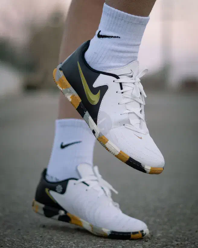 کفش فوتسال سایز 44 درحد آکبند|کیف، کفش، کمربند|کرمان, |دیوار