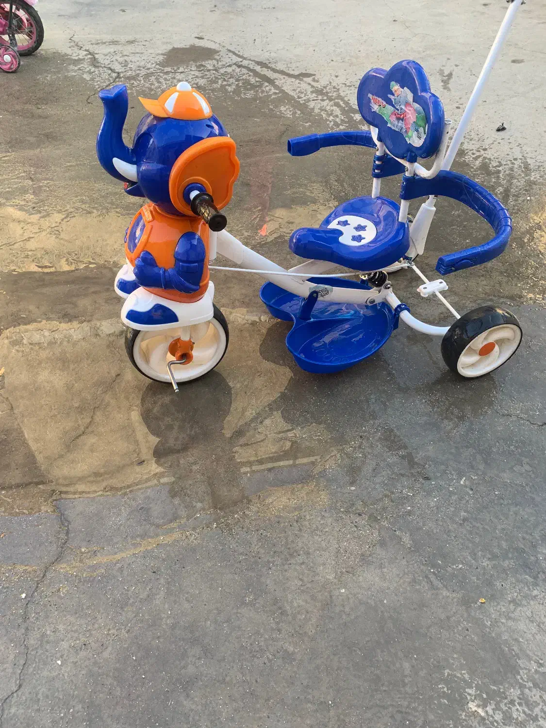 دوچرخه سه چرخه|اسباب‌‌بازی|دورود, |دیوار