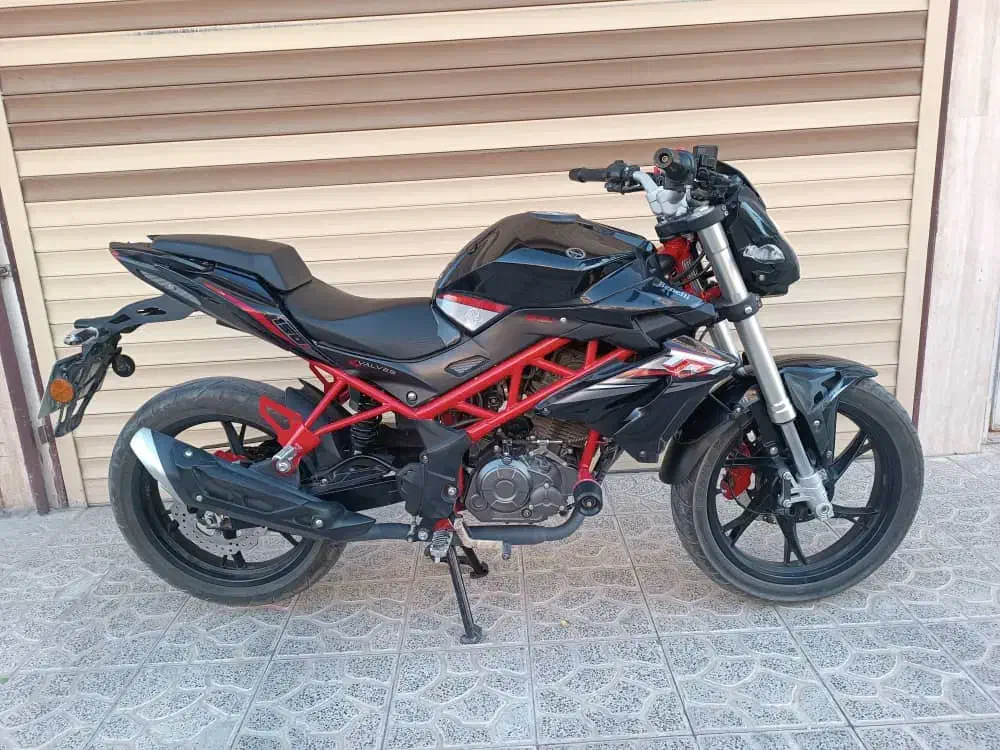 بنلی۱۵۰نیوفیس|موتورسیکلت|ایوان, |دیوار