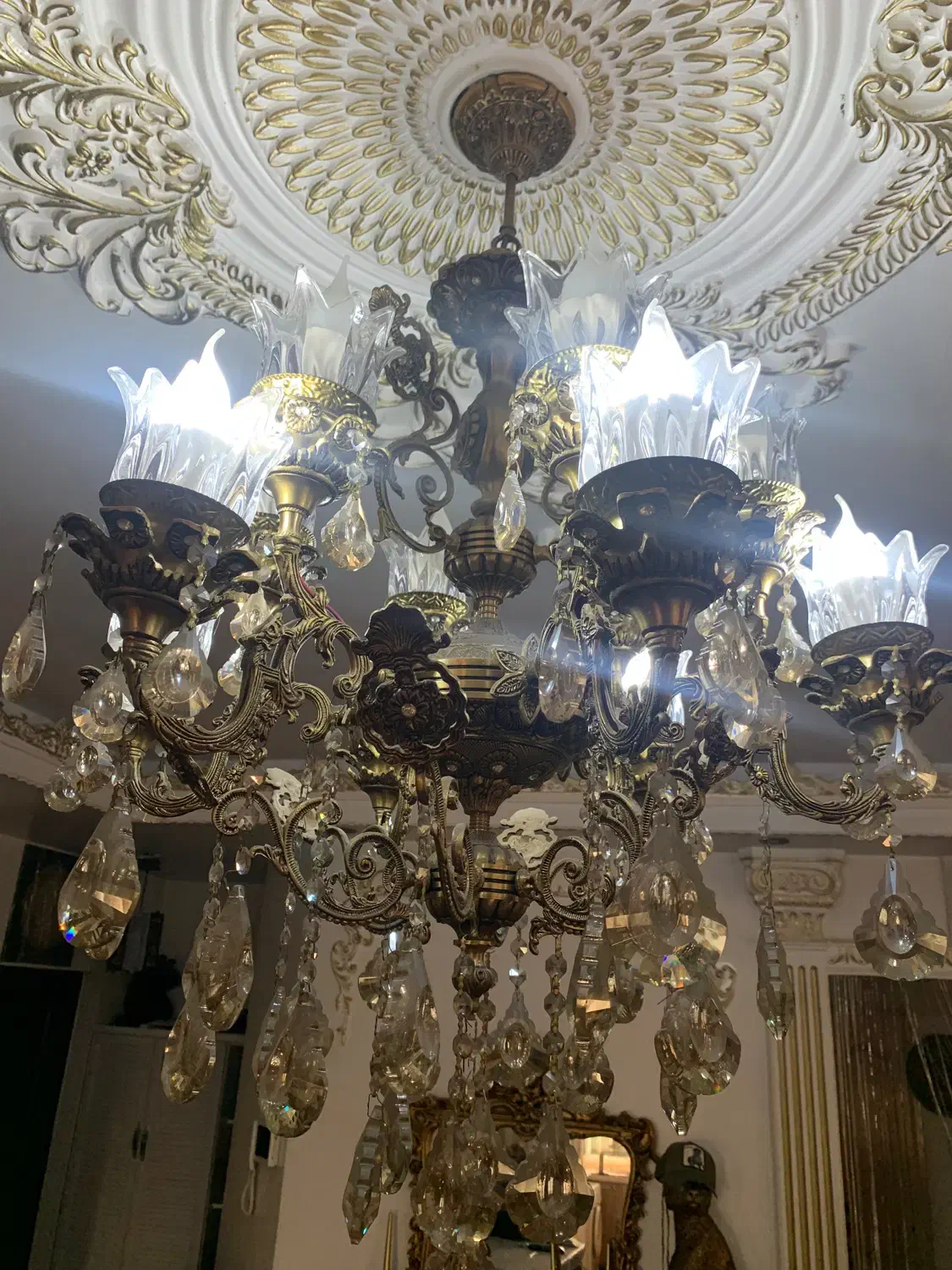 لوستر سلطنتی زیر قیمت آگهی شخصی|لوستر و چراغ آویز|تهران, پاسداران|دیوار