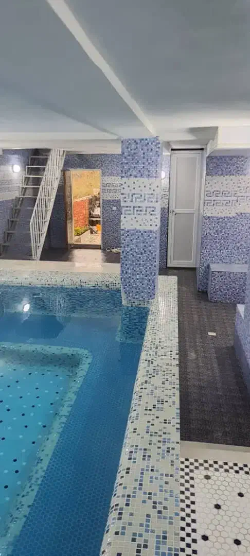 استخر ۳خوابه با تراس بزرگ|اجارهٔ کوتاهمدت ویلا و باغ|بابلسر, |دیوار