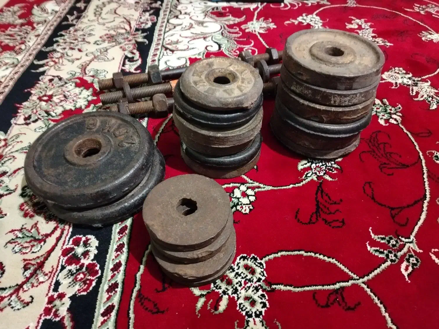 مجموعا 22 کیلو وزنه دمبل بهمراه 3 عدد دسته دمبل|تجهیزات ورزشی|ری, دیلمان|دیوار