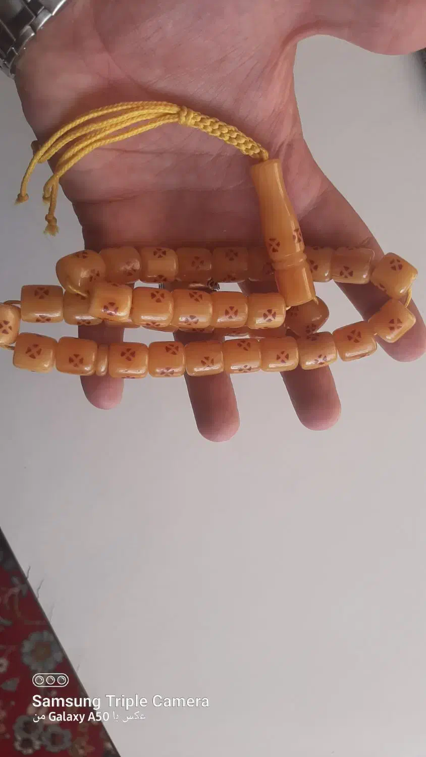 تسبیح سندلوس کهنه و اصل|کلکسیون اشیاء عتیقه|ارومیه, |دیوار