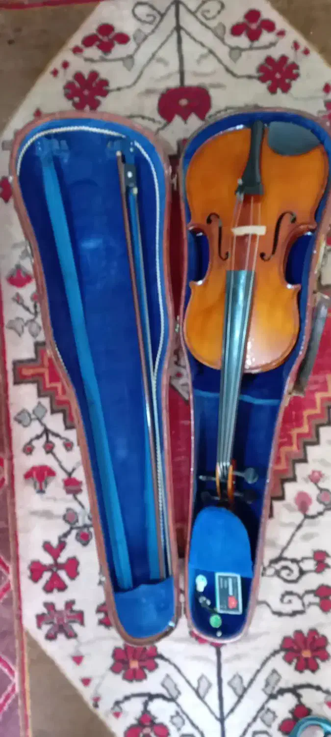 تعدادی ساز قدیمی و صفحه سنگی و ...|ویولن|تهران, عباس‌آباد|دیوار